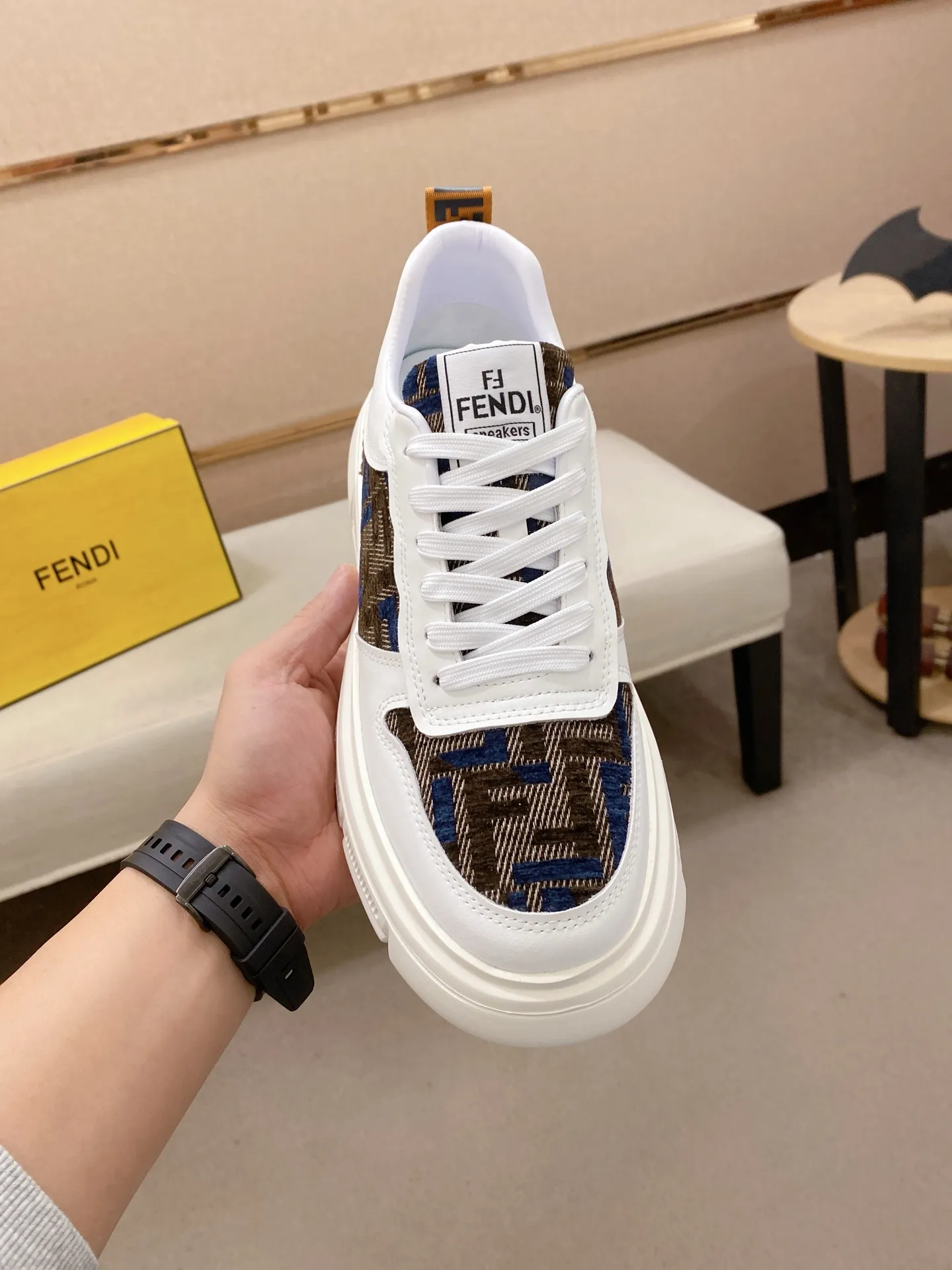 Factory price 400💰 (fendi) New style 👊🏻 upper 🇮🇹 imported cowhide fabric 🇩🇪 lining imported sheepskin lining. The original outsole is molded to highlight the identity of every man, and the upper foot is elegant and stable🚶🏻🚶🏻The high-end custom counters reproduce the original version📯No matter the wind or rain, the shoe last remains unchanged and can withstand the verification of time🔍️,🔵 Size: 38-44